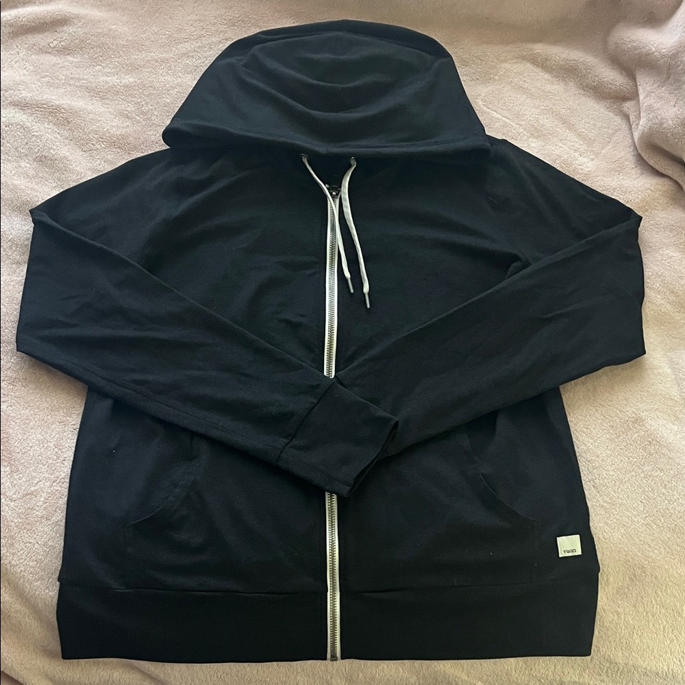 Vuori Performance Hoodie